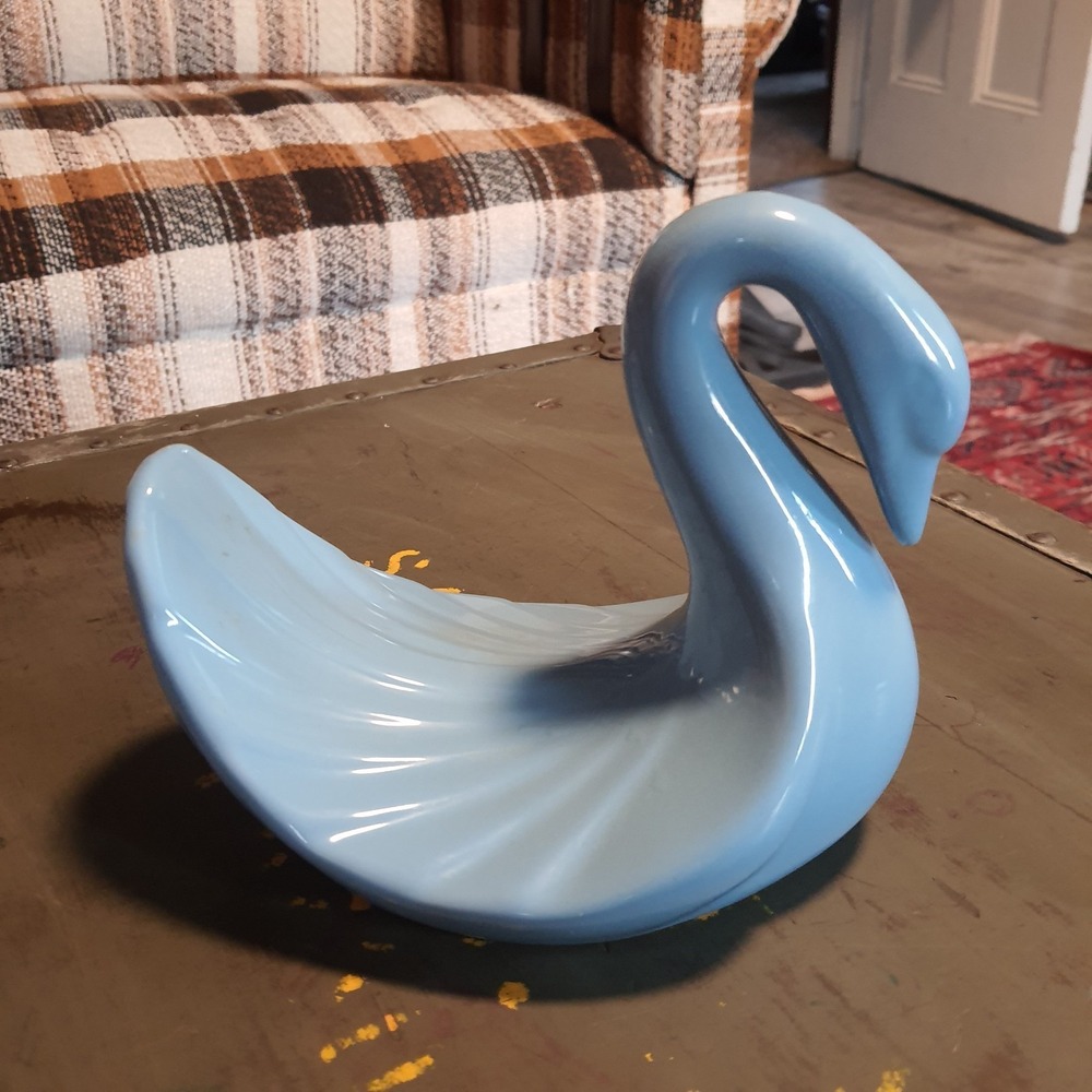 Vintage 80s Mod Ceramic Baby Blue Swan Decor Wash Cloth Towel Holder Art Deco